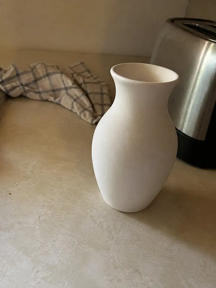 Casual source photo of ceramics